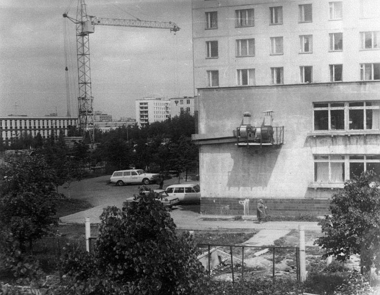 1982-3.bmp